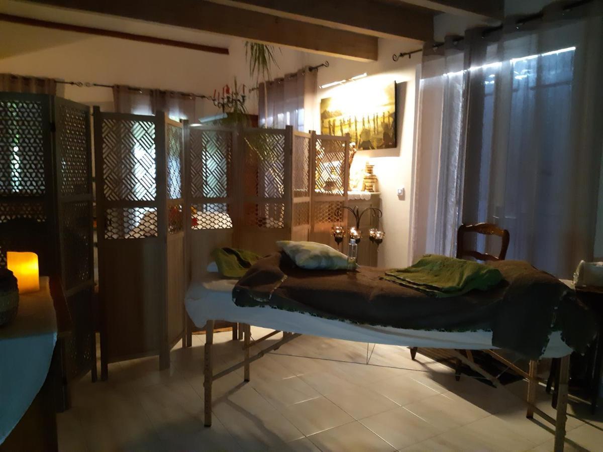 Chambres D'Hotes- Piscine, Spa, Tennis Belcodene Екстериор снимка